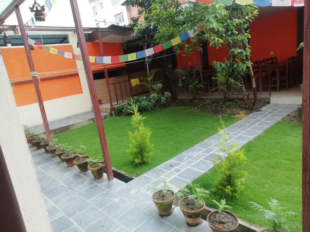 Hotel Chhimeki Kathmandu Buitenkant foto