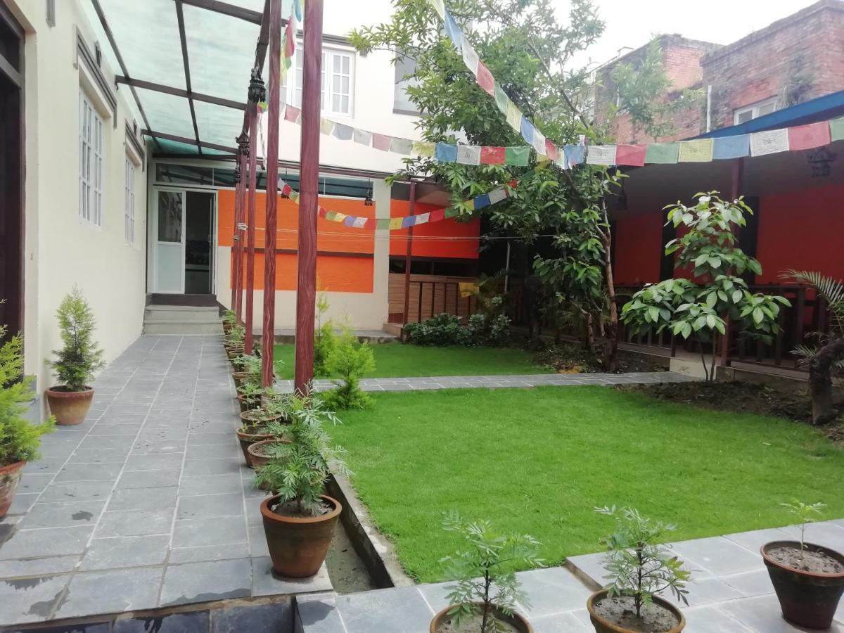 Hotel Chhimeki Kathmandu Buitenkant foto