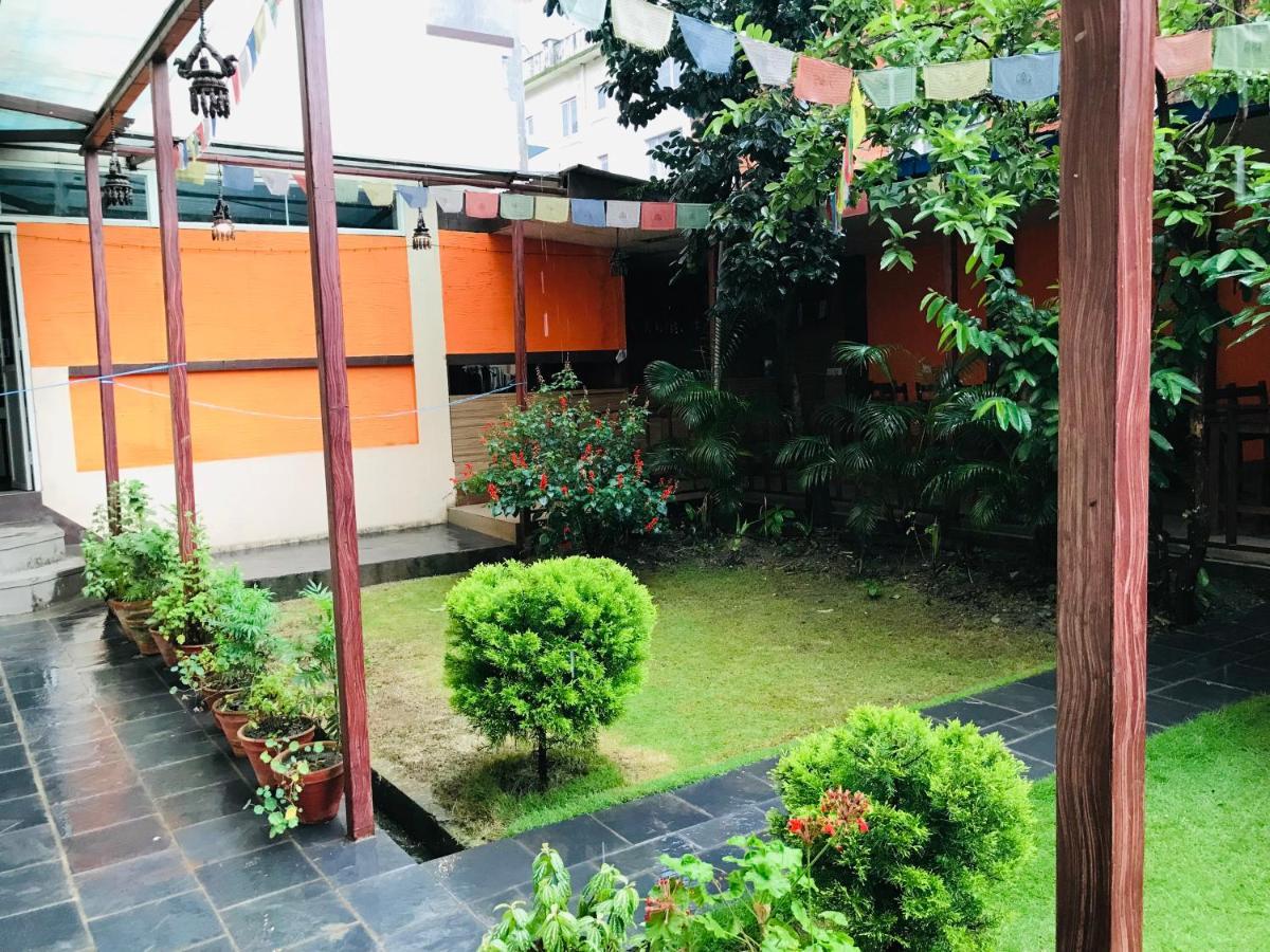 Hotel Chhimeki Kathmandu Buitenkant foto