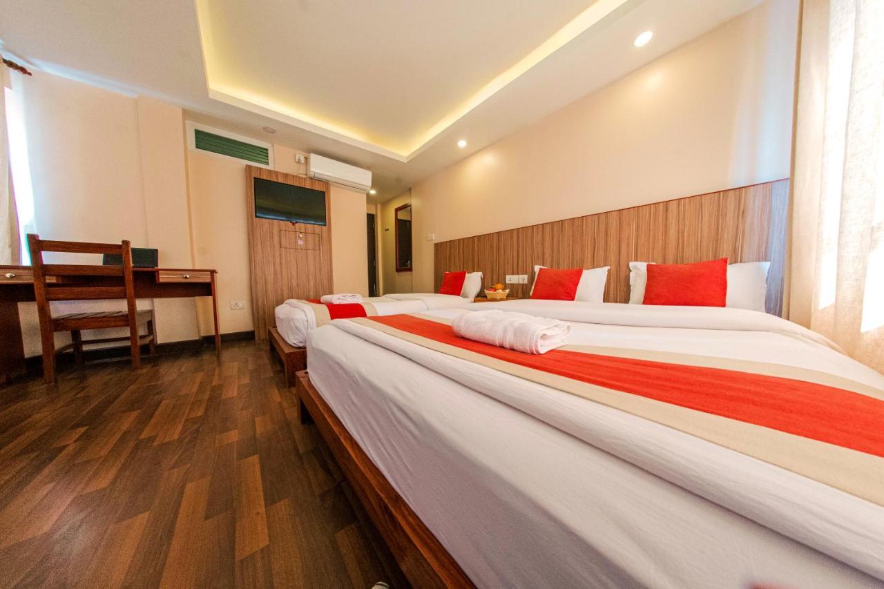 Hotel Chhimeki Kathmandu Buitenkant foto