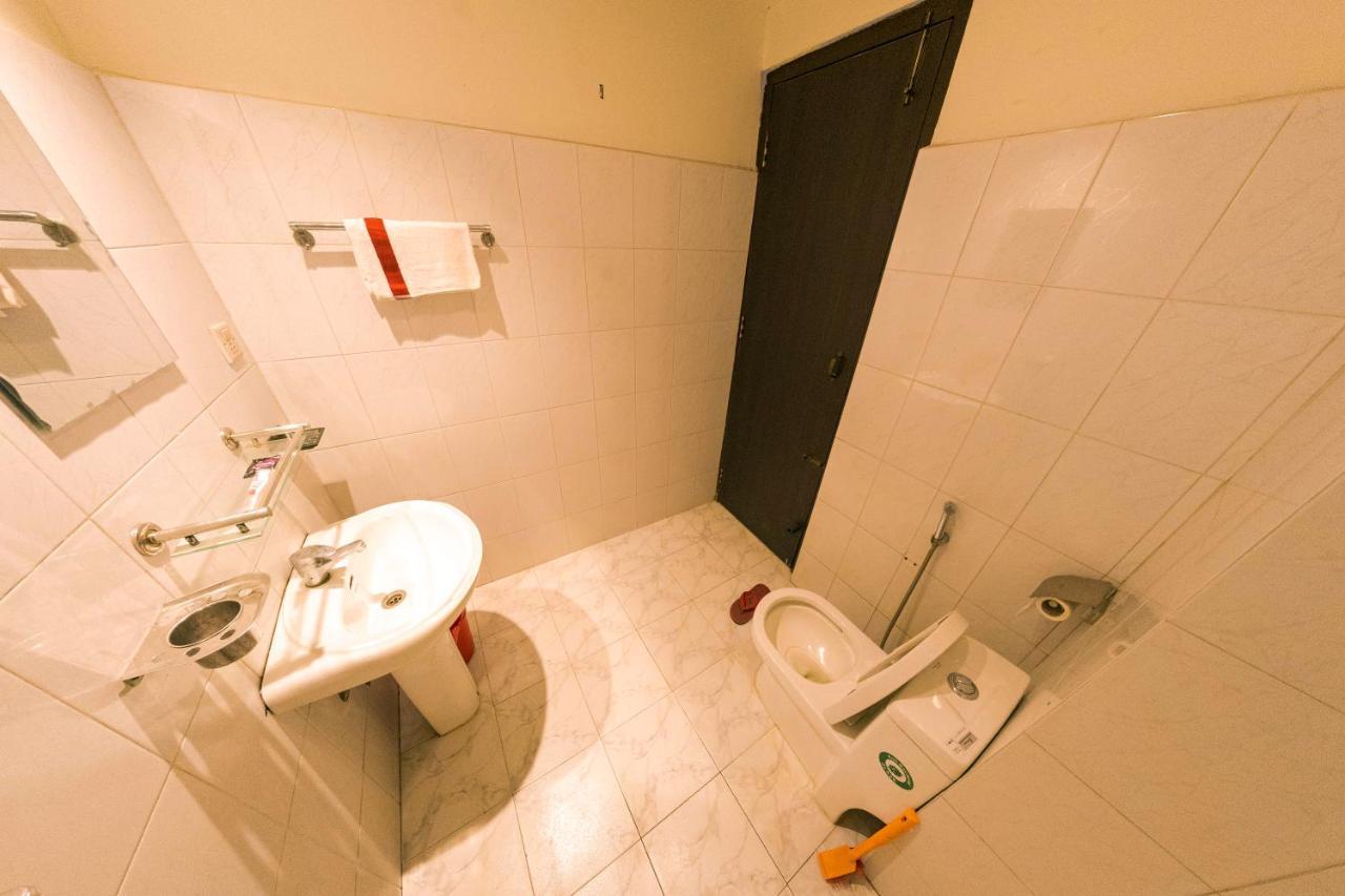 Hotel Chhimeki Kathmandu Buitenkant foto