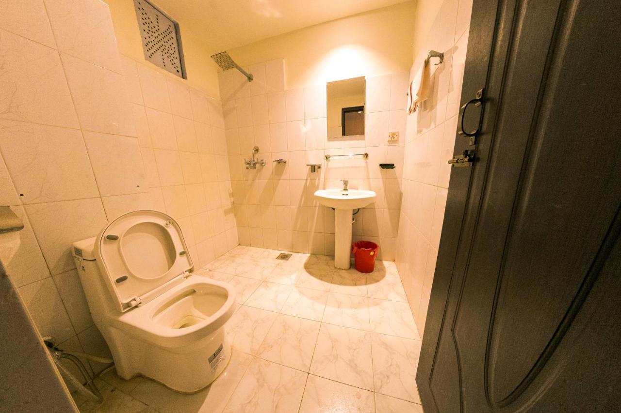 Hotel Chhimeki Kathmandu Buitenkant foto