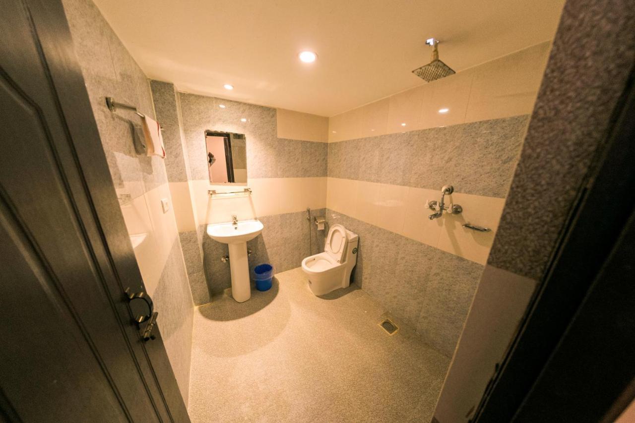 Hotel Chhimeki Kathmandu Buitenkant foto