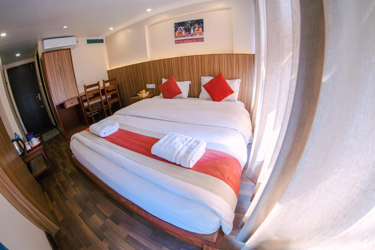 Hotel Chhimeki Kathmandu Buitenkant foto