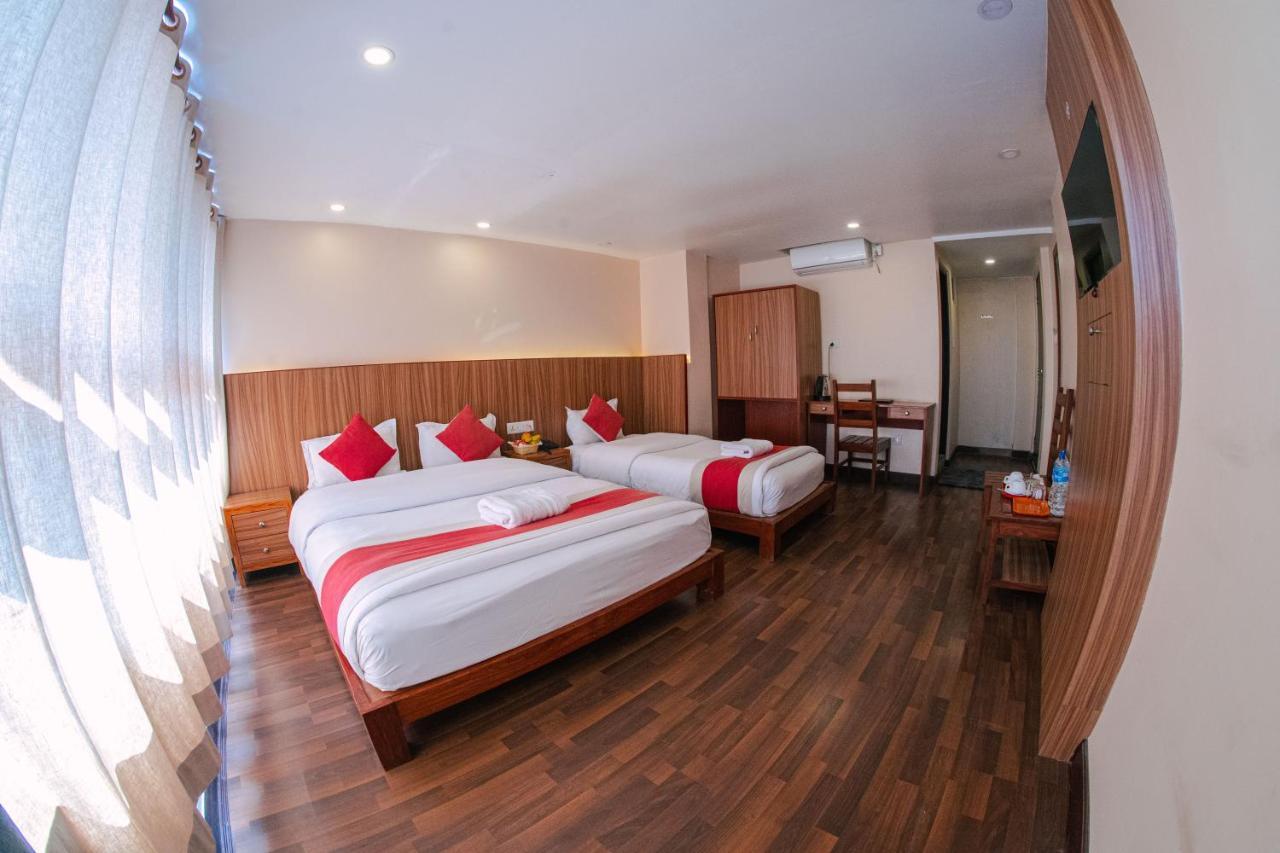 Hotel Chhimeki Kathmandu Buitenkant foto