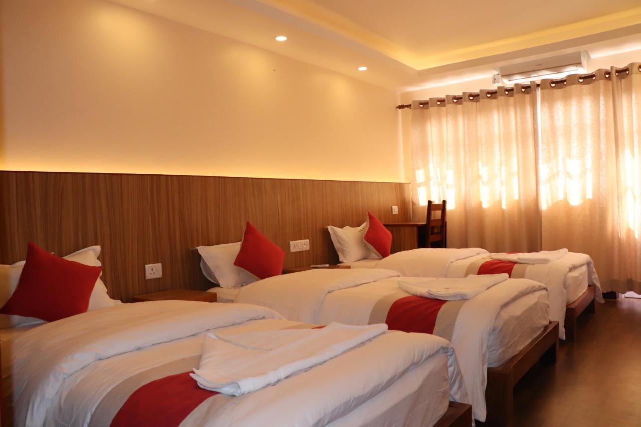 Hotel Chhimeki Kathmandu Buitenkant foto